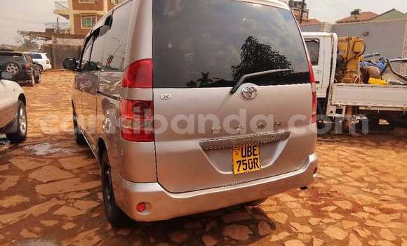 Nunua Ilio tumika Toyota Noah Nyingine Gari ndani ya Kampala nchini Uganda