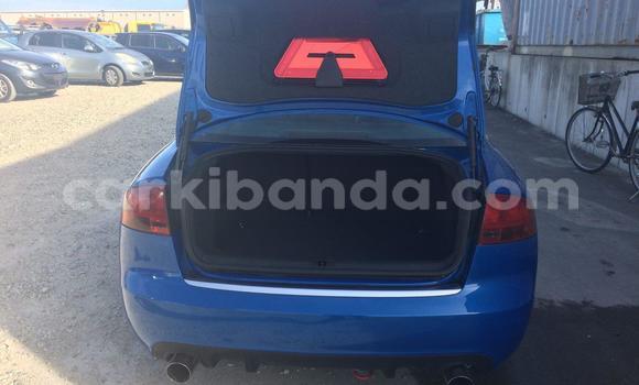 Gura Yakoze Audi A4 Blue Imodoka i Kampala mu Uganda Gura Yakoze Audi A4 Blue Imodoka i Kampala mu Uganda