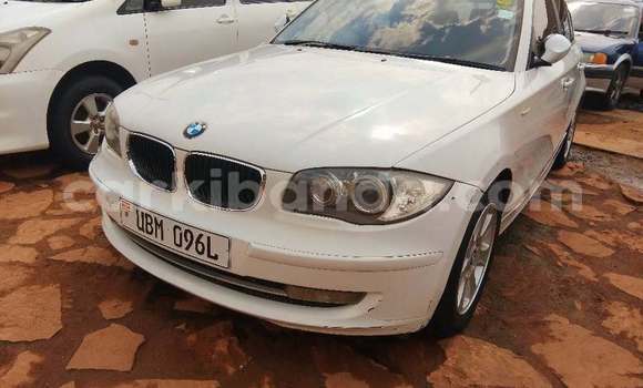 Nunua Ilio tumika BMW 2er Active Tourer Nyeupe Gari ndani ya Kampala nchini Uganda
