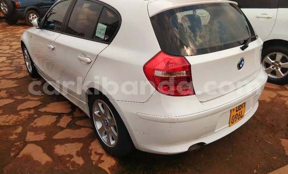 Acheter Occasion Voiture BMW 2er Active Tourer Blanc à Kampala, Ouganda Acheter Occasion Voiture BMW 2er Active Tourer Blanc à Kampala, Ouganda