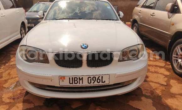 Acheter Occasion Voiture BMW 2er Active Tourer Blanc à Kampala, Ouganda Acheter Occasion Voiture BMW 2er Active Tourer Blanc à Kampala, Ouganda