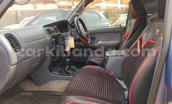 Acheter Occasion Voiture Toyota Hilux Surf Bleu à Kampala, Ouganda Acheter Occasion Voiture Toyota Hilux Surf Bleu à Kampala, Ouganda