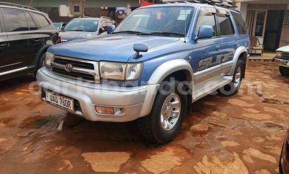 Acheter Occasion Voiture Toyota Hilux Surf Bleu à Kampala, Ouganda Acheter Occasion Voiture Toyota Hilux Surf Bleu à Kampala, Ouganda