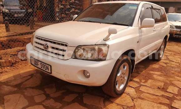Buy Used Toyota Kluger White Car in Kampala in Uganda Buy Used Toyota Kluger White Car in Kampala in Uganda