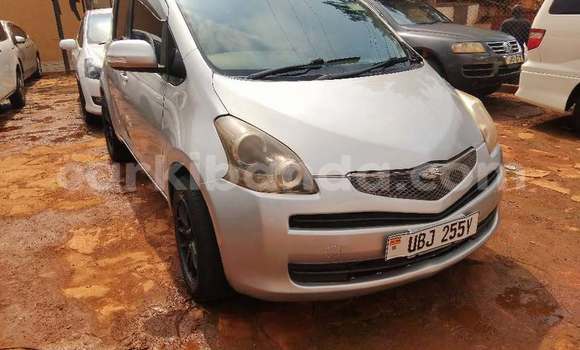 Gura Yakoze Toyota Ractis Other Imodoka i Kampala mu Uganda