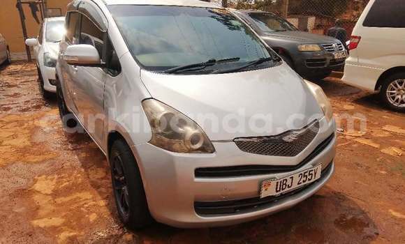 Acheter Occasion Voiture Toyota Ractis Autre à Kampala, Ouganda Acheter Occasion Voiture Toyota Ractis Autre à Kampala, Ouganda