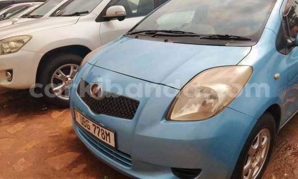Acheter Occasion Voiture Toyota Vitz Bleu à Kampala, Ouganda Acheter Occasion Voiture Toyota Vitz Bleu à Kampala, Ouganda