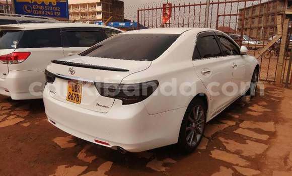 Acheter Occasion Voiture Toyota Mark X Blanc à Kampala, Ouganda Acheter Occasion Voiture Toyota Mark X Blanc à Kampala, Ouganda
