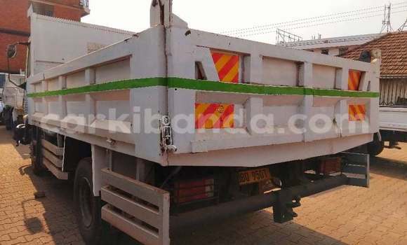Acheter Occasion Utilitaire Iveco Cargo Autre à Kampala, Ouganda Acheter Occasion Utilitaire Iveco Cargo Autre à Kampala, Ouganda