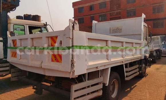 Acheter Occasion Utilitaire Iveco Cargo Autre à Kampala, Ouganda Acheter Occasion Utilitaire Iveco Cargo Autre à Kampala, Ouganda