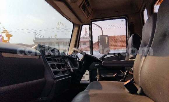 Acheter Occasion Utilitaire Iveco Cargo Autre à Kampala, Ouganda Acheter Occasion Utilitaire Iveco Cargo Autre à Kampala, Ouganda