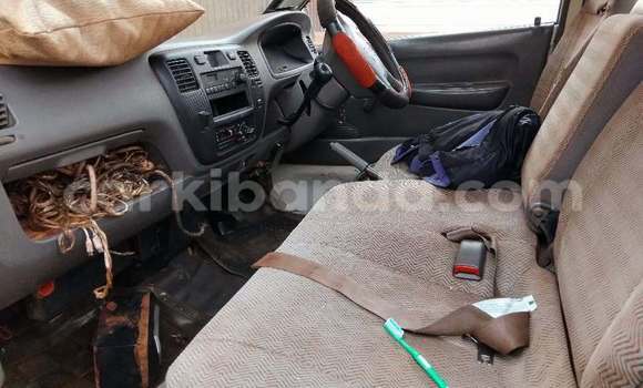 Acheter Occasion Voiture Toyota Town Ace Blanc à Kampala, Ouganda Acheter Occasion Voiture Toyota Town Ace Blanc à Kampala, Ouganda