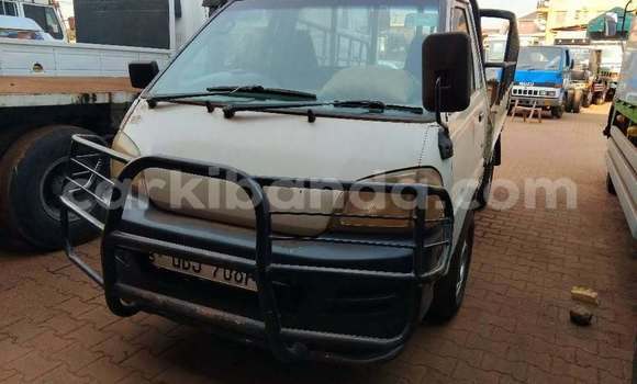 Acheter Occasion Voiture Toyota Town Ace Blanc à Kampala, Ouganda Acheter Occasion Voiture Toyota Town Ace Blanc à Kampala, Ouganda