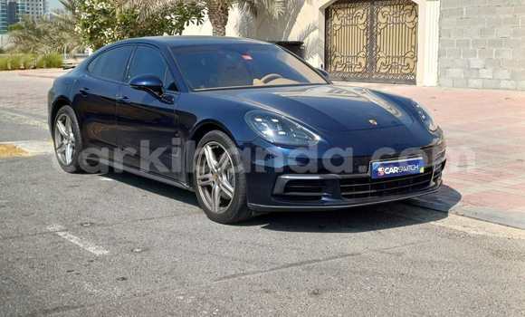 Acheter Occasion Voiture Porsche Panamera Bleu à Kampala, Ouganda Acheter Occasion Voiture Porsche Panamera Bleu à Kampala, Ouganda