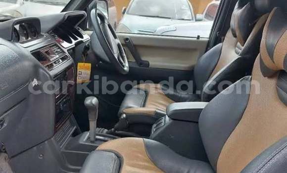 Acheter Occasion Voiture Mitsubishi Pajero Noir à Kampala, Ouganda Acheter Occasion Voiture Mitsubishi Pajero Noir à Kampala, Ouganda