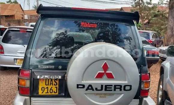 Acheter Occasion Voiture Mitsubishi Pajero Noir à Kampala, Ouganda Acheter Occasion Voiture Mitsubishi Pajero Noir à Kampala, Ouganda