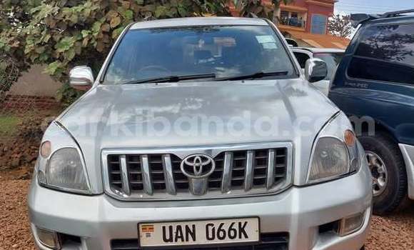 Nunua Ilio tumika Toyota Land Cruiser Prado Nyingine Gari ndani ya Kampala nchini Uganda