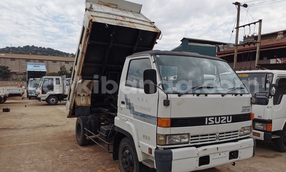Buy Import Isuzu FTR 850 White Truck in Kampala in Uganda