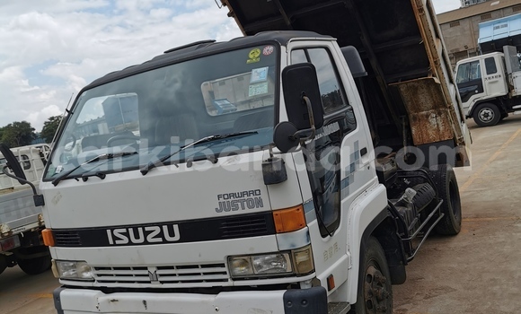 Buy Import Isuzu FTR 850 White Truck in Kampala in Uganda Buy Import Isuzu FTR 850 White Truck in Kampala in Uganda