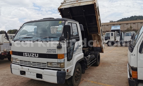 Buy Import Isuzu FTR 850 White Truck in Kampala in Uganda Buy Import Isuzu FTR 850 White Truck in Kampala in Uganda