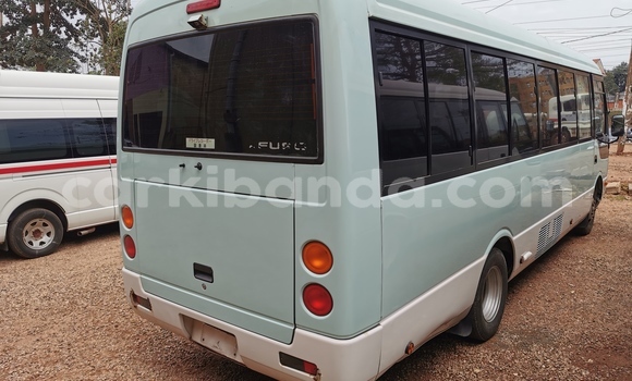 Acheter Import Utilitaire Mitsubishi Van Bleu à Kampala, Ouganda