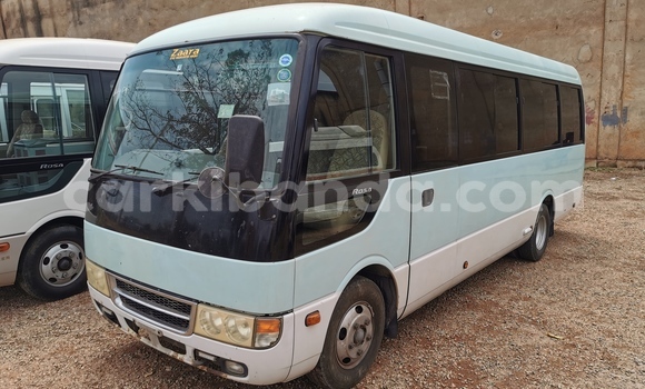 Buy Import Mitsubishi Van Blue Truck in Kampala in Uganda Buy Import Mitsubishi Van Blue Truck in Kampala in Uganda