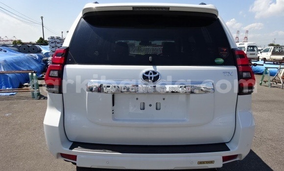 Acheter Occasion Voiture Toyota Land Cruiser Prado Blanc à Kampala, Ouganda Acheter Occasion Voiture Toyota Land Cruiser Prado Blanc à Kampala, Ouganda