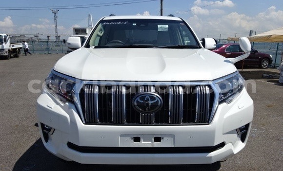 Acheter Occasion Voiture Toyota Land Cruiser Prado Blanc à Kampala, Ouganda Acheter Occasion Voiture Toyota Land Cruiser Prado Blanc à Kampala, Ouganda