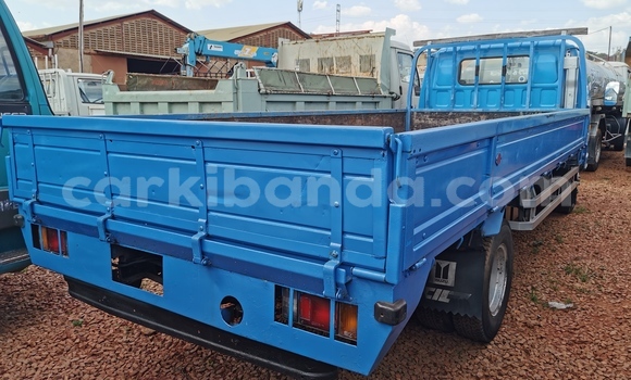 Buy Import Isuzu FTR 850 Blue Truck in Kampala in Uganda