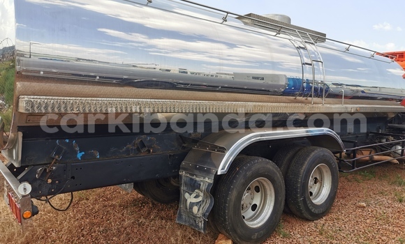 Buy Import Mitsubishi L400 Blue Truck in Kampala in Uganda
