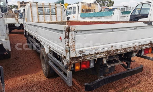 Gura Imported Isuzu FTR 850 White Ikamyo i Kampala mu Uganda