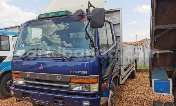 Gura Imported Fuso Fighter Blue Ikamyo i Kampala mu Uganda
