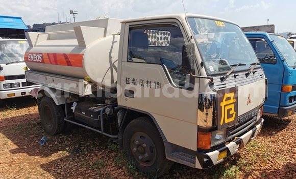 Buy Import Mitsubishi Van White Truck in Kampala in Uganda Buy Import Mitsubishi Van White Truck in Kampala in Uganda