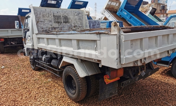 Buy Import Isuzu FTR 850 White Truck in Kampala in Uganda