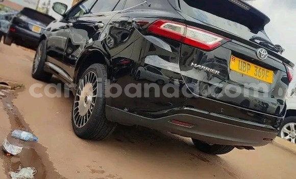 Gura Yakoze Toyota Harrier Black Imodoka i Bugembe mu Eastern Gura Yakoze Toyota Harrier Black Imodoka i Bugembe mu Eastern