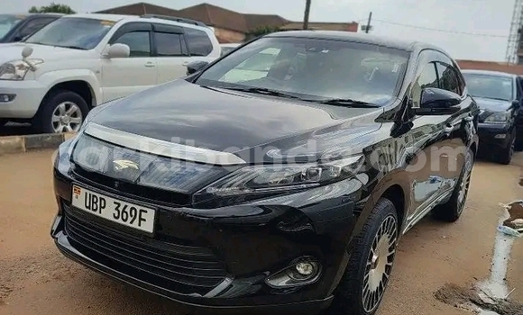 Gura Yakoze Toyota Harrier Black Imodoka i Bugembe mu Eastern Gura Yakoze Toyota Harrier Black Imodoka i Bugembe mu Eastern