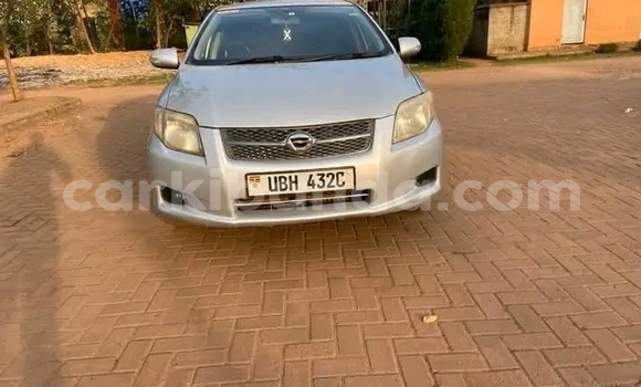 Acheter Occasion Voiture Toyota Fielder Blanc à Bugiri, Est