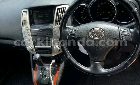 Gura Yakoze Toyota Harrier Black Imodoka i Busembatia mu Eastern