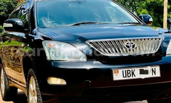 Gura Yakoze Toyota Harrier Black Imodoka i Busembatia mu Eastern Gura Yakoze Toyota Harrier Black Imodoka i Busembatia mu Eastern