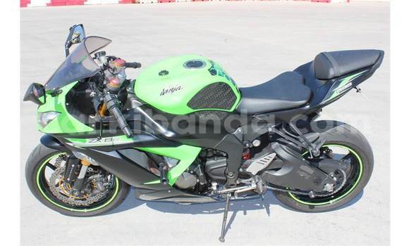 Gura Yakoze Kawasaki Ninja Green Bike i Kampala mu Uganda Gura Yakoze Kawasaki Ninja Green Bike i Kampala mu Uganda