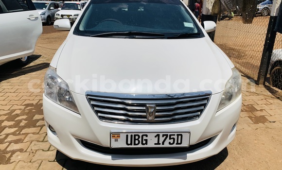 Acheter Occasion Voiture Toyota Premio Blanc à Kampala, Ouganda
