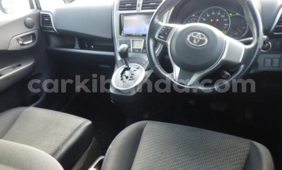 Nunua Imported Toyota Ractis Fedha Gari ndani ya Kampala nchini Uganda Nunua Imported Toyota Ractis Fedha Gari ndani ya Kampala nchini Uganda