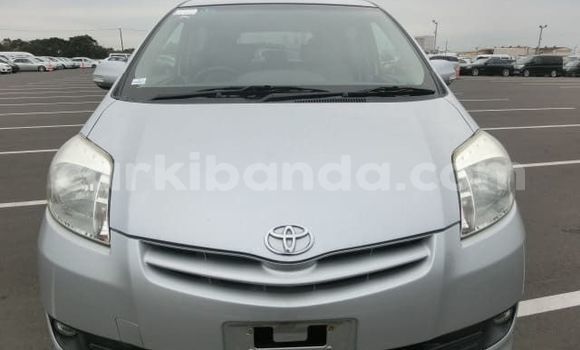 Acheter Import Voiture Toyota Passo Sette Gris à Kampala, Ouganda