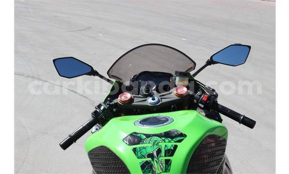 Gura Yakoze Kawasaki Ninja Green Bike i Kampala mu Uganda Gura Yakoze Kawasaki Ninja Green Bike i Kampala mu Uganda