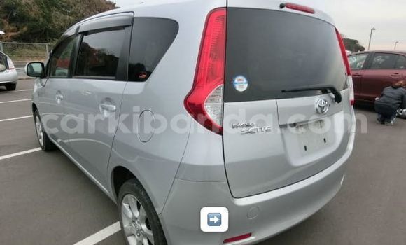 Nunua Imported Toyota Passo Sette Fedha Gari ndani ya Kampala nchini Uganda Nunua Imported Toyota Passo Sette Fedha Gari ndani ya Kampala nchini Uganda