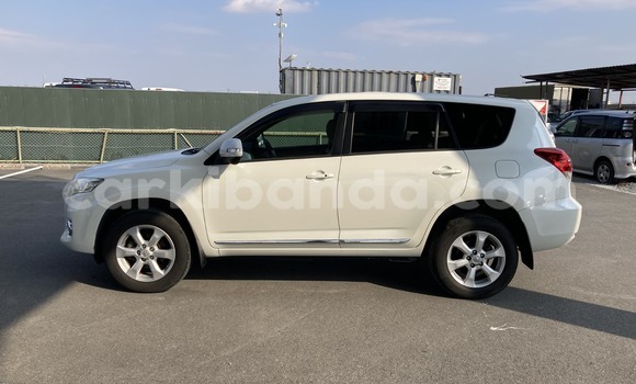 Nunua Mpya Toyota Vanguard Nyeupe Gari ndani ya Kampala nchini Uganda Nunua Mpya Toyota Vanguard Nyeupe Gari ndani ya Kampala nchini Uganda