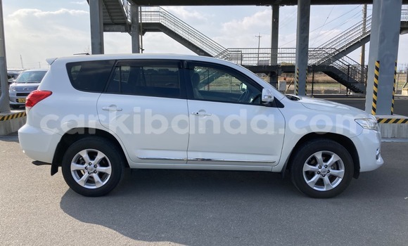 Nunua Mpya Toyota Vanguard Nyeupe Gari ndani ya Kampala nchini Uganda Nunua Mpya Toyota Vanguard Nyeupe Gari ndani ya Kampala nchini Uganda