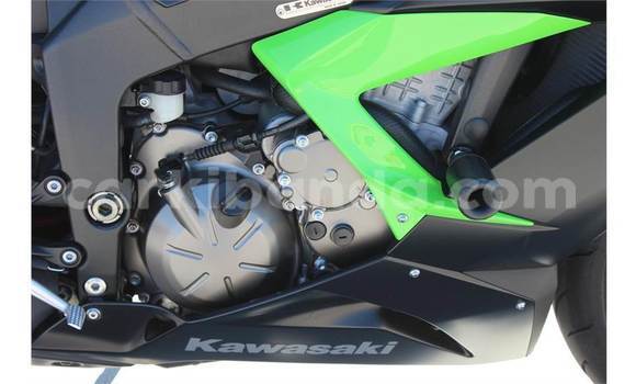 Gura Yakoze Kawasaki Ninja Green Bike i Kampala mu Uganda Gura Yakoze Kawasaki Ninja Green Bike i Kampala mu Uganda