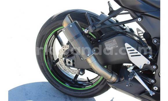 Gura Yakoze Kawasaki Ninja Green Bike i Kampala mu Uganda Gura Yakoze Kawasaki Ninja Green Bike i Kampala mu Uganda