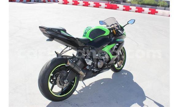 Gura Yakoze Kawasaki Ninja Green Bike i Kampala mu Uganda Gura Yakoze Kawasaki Ninja Green Bike i Kampala mu Uganda